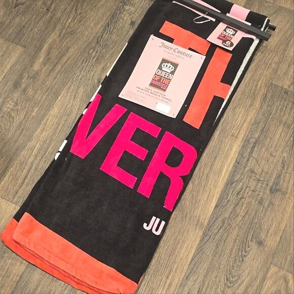 Juicy Couture Queen Of The Universe 6ft Beach Towel - Picture 5 of 6